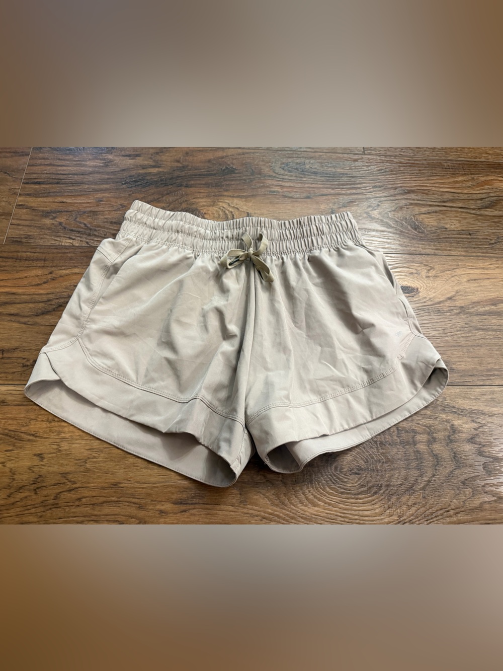 Discovery Light Beige Athletic Shorts with Elastic Waist